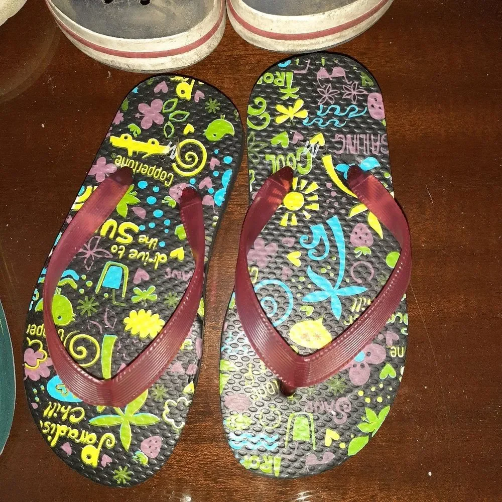 Crocs, 6 Pair Summer Shoe Lot toddler 6 7 8 Sandals Clogs Water Shoes Flip Flops